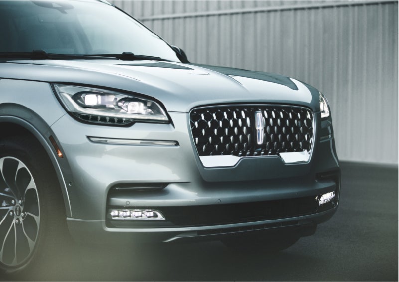 The available adaptive pixel LED headlamps of the 2023 Lincoln Aviator® SUV activated | Preston Lincoln in Hurlock MD